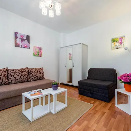 Stunning Home In Split With Wi-Fi 別荘