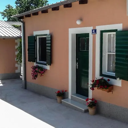 別荘 Stunning Home In Split With Wi-Fi