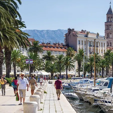 Stunning Home In Split With Wi-Fi Dom wakacyjny *